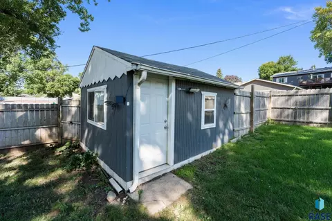 Exterior - 206 E 4th St, Dell Rapids, SD 57022 photo 8 of 8