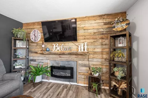 Living - 206 E 4th St, Dell Rapids, SD 57022 photo 4 of 5