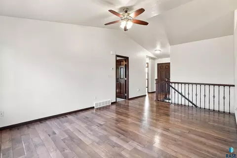 Living - 3616 E Brewster St, Sioux Falls, SD 57108 photo 1 of 3