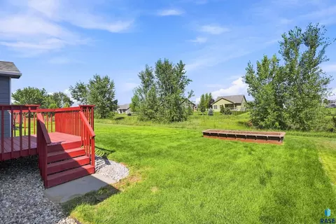 Exterior - 3616 E Brewster St, Sioux Falls, SD 57108 photo 5 of 6