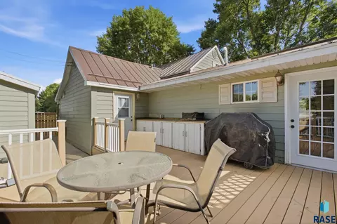 Exterior - 240 Oak Ave, Baltic, SD 57003 photo 6 of 6