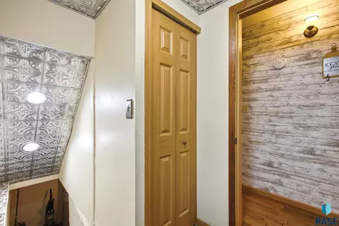 Entry Way - 240 Oak Ave, Baltic, SD 57003 photo 2 of 3