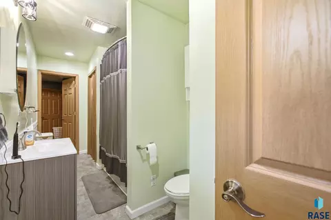 Bath - 240 Oak Ave, Baltic, SD 57003 photo 1 of 4