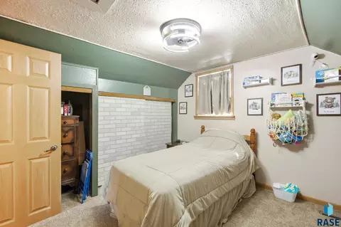 Bedroom - 240 Oak Ave, Baltic, SD 57003 photo 3 of 6