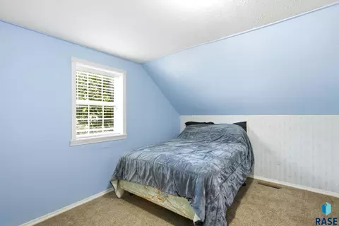 Bedroom - 240 Oak Ave, Baltic, SD 57003 photo 5 of 6