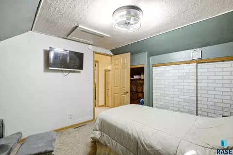 Bedroom - 240 Oak Ave, Baltic, SD 57003 photo 4 of 6