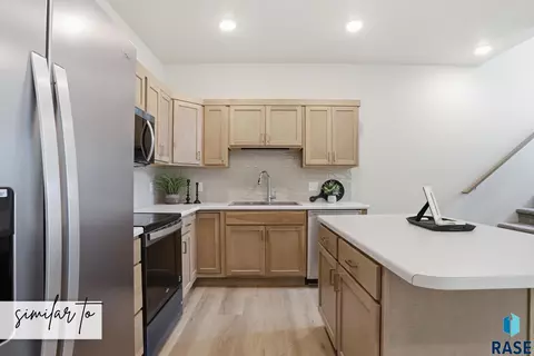 Kitchen - 6215 S Ruby Jean Pl, Sioux Falls, SD 57108 photo 2 of 2