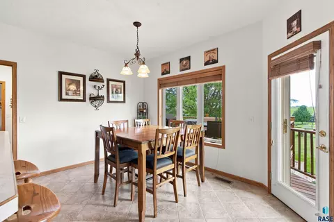 Dining - 47588 255th St, Renner, SD 57055 photo 4 of 5