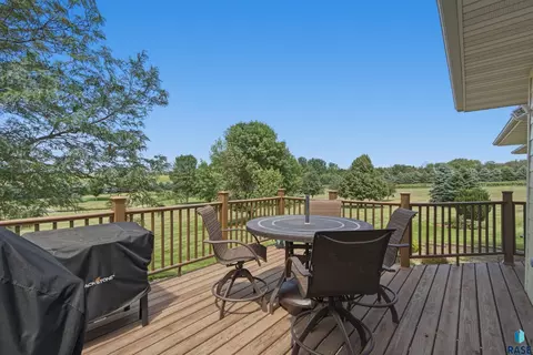 Exterior - 47588 255th St, Renner, SD 57055 photo 5 of 28
