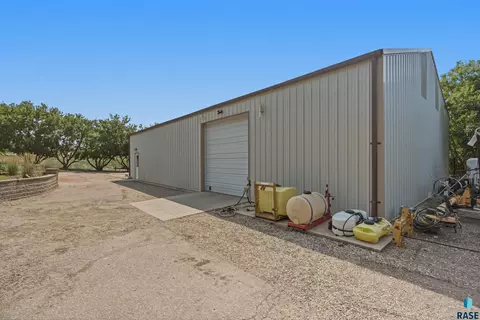 Exterior - 47588 255th St, Renner, SD 57055 photo 13 of 28