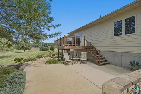 Exterior - 47588 255th St, Renner, SD 57055 photo 7 of 28