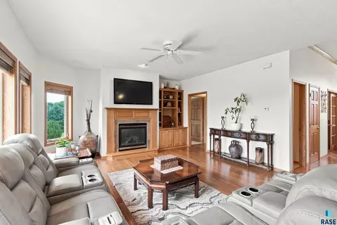 Living - 47588 255th St, Renner, SD 57055 photo 2 of 4