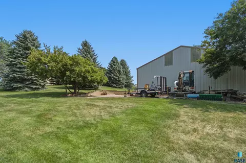 Exterior - 47588 255th St, Renner, SD 57055 photo 14 of 28