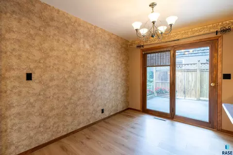 Dining - 1501 E Otonka Trl, Sioux Falls, SD 57103 photo 1 of 1