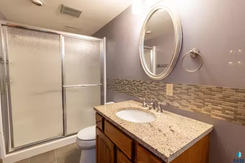 Bath - 1501 E Otonka Trl, Sioux Falls, SD 57103 photo 2 of 2