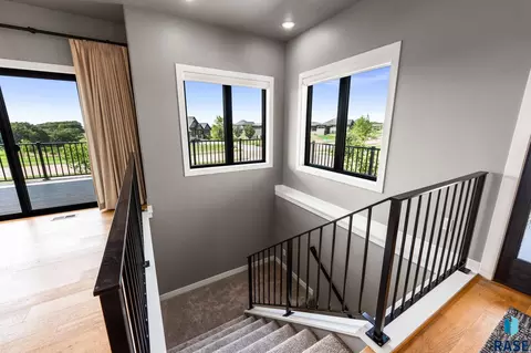 Entry Way - 5601 E Chandler Dr, Sioux Falls, SD 57110 photo 5 of 5