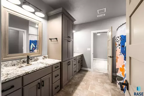 Bath - 5601 E Chandler Dr, Sioux Falls, SD 57110 photo 6 of 7