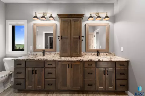 Bath - 5601 E Chandler Dr, Sioux Falls, SD 57110 photo 1 of 7