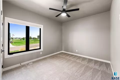 Bedroom - 5601 E Chandler Dr, Sioux Falls, SD 57110 photo 6 of 14