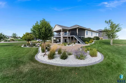 Exterior - 5601 E Chandler Dr, Sioux Falls, SD 57110 photo 23 of 31