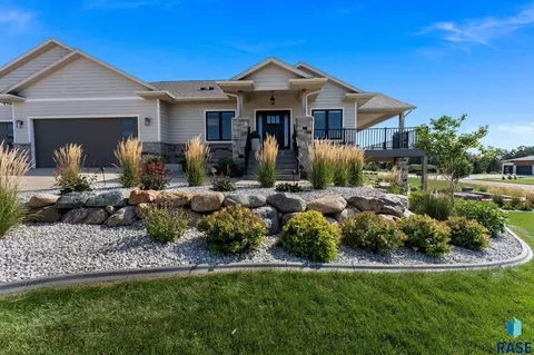 Exterior - 5601 E Chandler Dr, Sioux Falls, SD 57110 photo 7 of 31