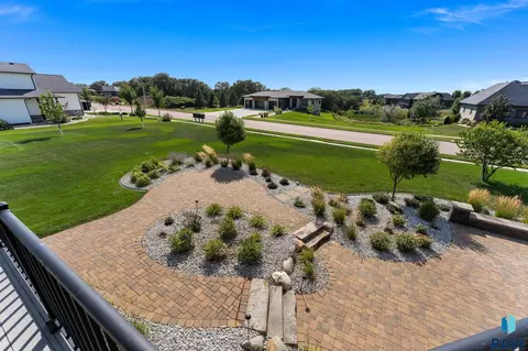 Exterior - 5601 E Chandler Dr, Sioux Falls, SD 57110 photo 20 of 31