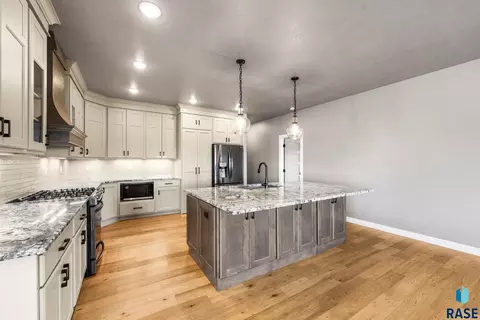 Kitchen - 5601 E Chandler Dr, Sioux Falls, SD 57110 photo 1 of 6