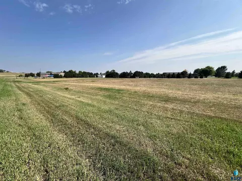 24 Meadow St, Pierre, SD 57501 photo 4