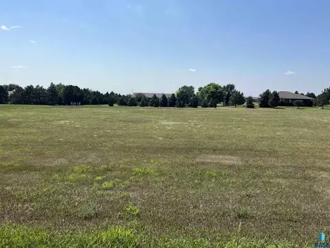 24 Meadow St, Pierre, SD 57501 photo 8
