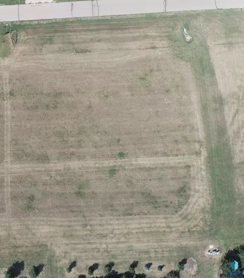 24 Meadow St, Pierre, SD 57501 photo 2
