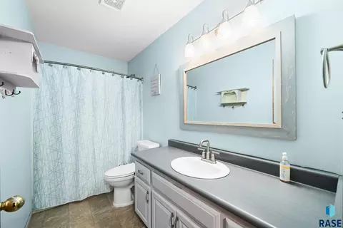 Bath - 900 E 64th St, Sioux Falls, SD 57108 photo 3 of 4