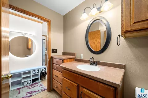 Bath - 900 E 64th St, Sioux Falls, SD 57108 photo 4 of 4
