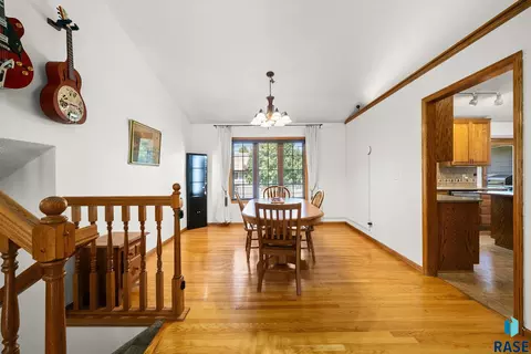 Dining - 900 E 64th St, Sioux Falls, SD 57108 photo 1 of 2