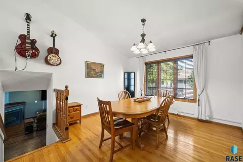 Dining - 900 E 64th St, Sioux Falls, SD 57108 photo 2 of 2