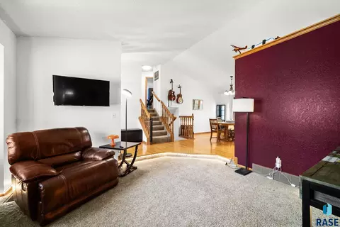 Living - 900 E 64th St, Sioux Falls, SD 57108 photo 1 of 2