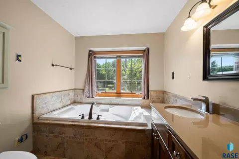 Bath - 900 E 64th St, Sioux Falls, SD 57108 photo 2 of 4