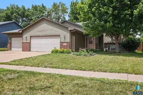Other - 7404 W 66th St, Sioux Falls, SD 57106 photo 2 of 11