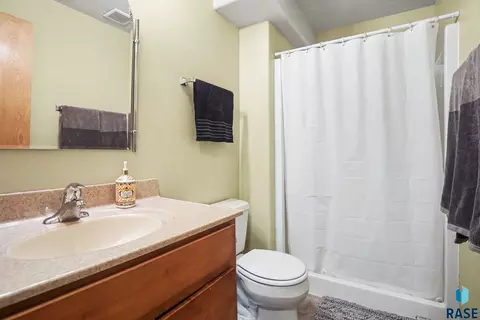 Bath - 7404 W 66th St, Sioux Falls, SD 57106 photo 2 of 2