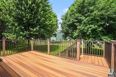 Exterior - 7404 W 66th St, Sioux Falls, SD 57106 photo 1 of 3