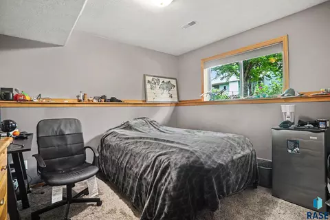 Bedroom - 7404 W 66th St, Sioux Falls, SD 57106 photo 4 of 4