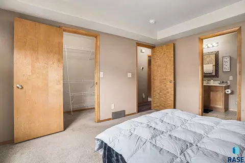 Bedroom - 7404 W 66th St, Sioux Falls, SD 57106 photo 3 of 4