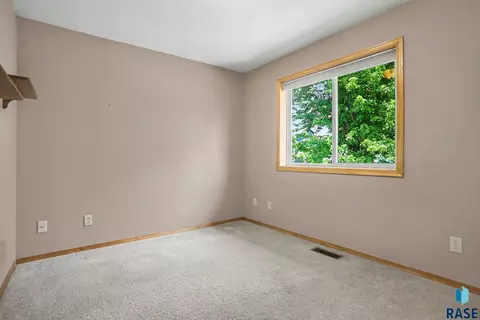 Bedroom - 7404 W 66th St, Sioux Falls, SD 57106 photo 1 of 4