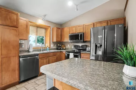 Kitchen - 7404 W 66th St, Sioux Falls, SD 57106 photo 1 of 1