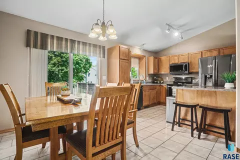 Dining - 7404 W 66th St, Sioux Falls, SD 57106 photo 1 of 1