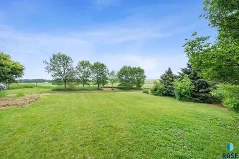 Exterior - 47986 254th St, Garretson, SD 57030 photo 2 of 8
