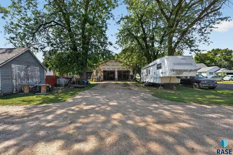 Exterior - 300 Dakota St, Centerville, SD 57014 photo 12 of 12