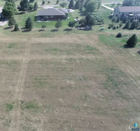25 Meadow St, Pierre, SD 57501 photo 2