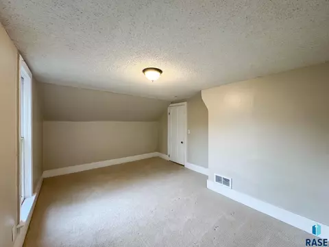 Bedroom - 1324 E 6th St, Sioux Falls, SD 57103 photo 4 of 8