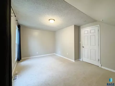 Bedroom - 1324 E 6th St, Sioux Falls, SD 57103 photo 6 of 8