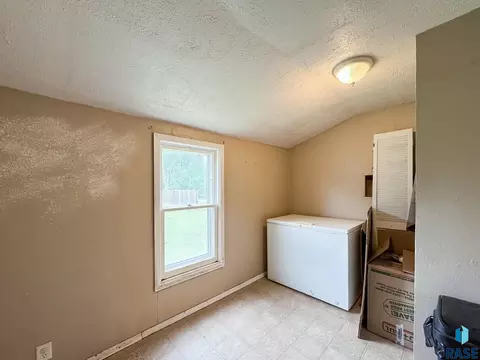 Other - 1324 E 6th St, Sioux Falls, SD 57103 photo 6 of 9